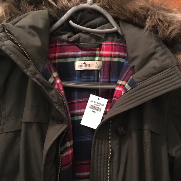 SOLD*Hollister parka - Picture 4 of 8